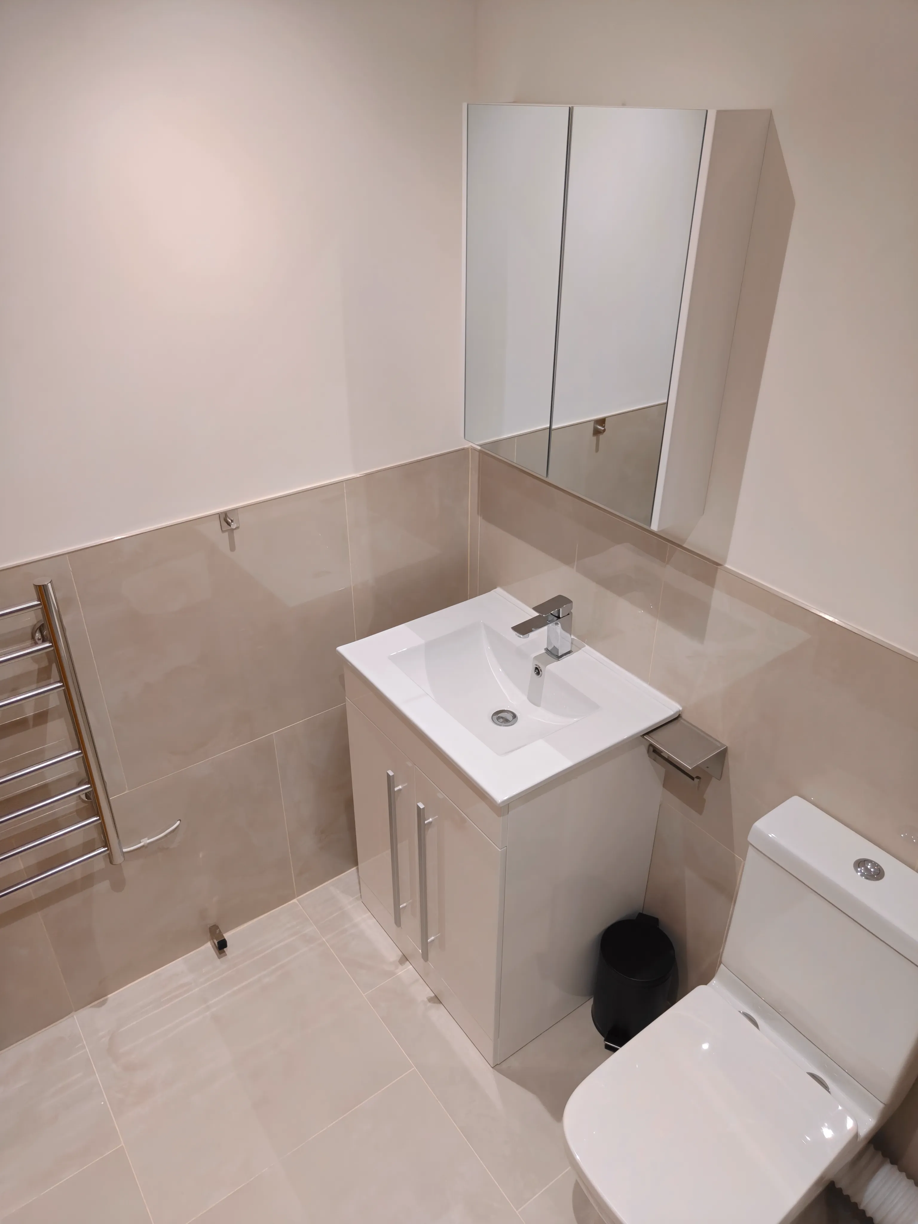 Flat 12, Mount St