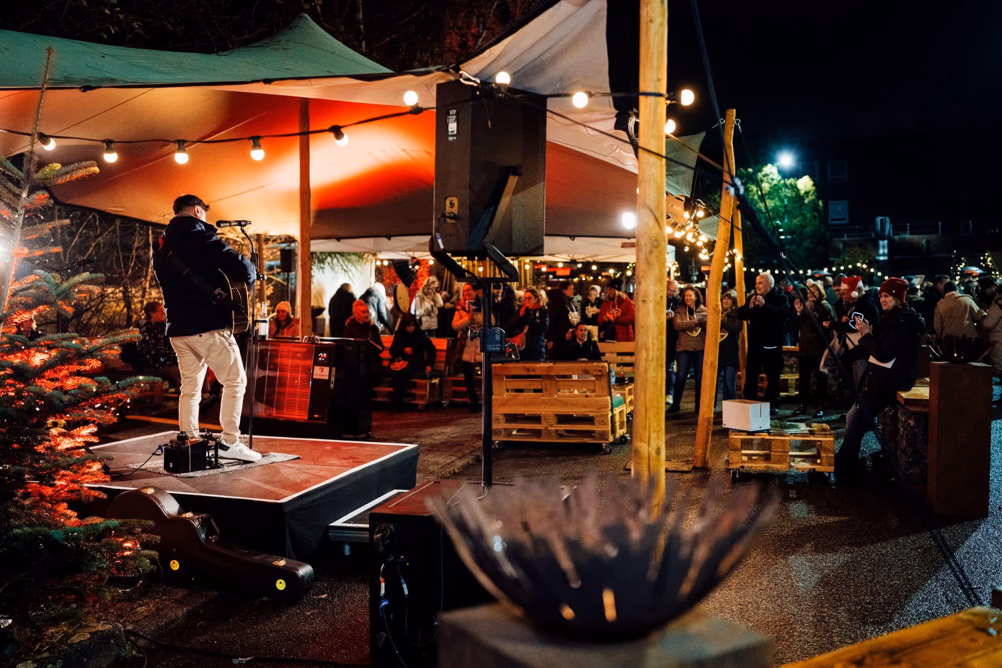 Live-Musik bei einem winterlichen Event