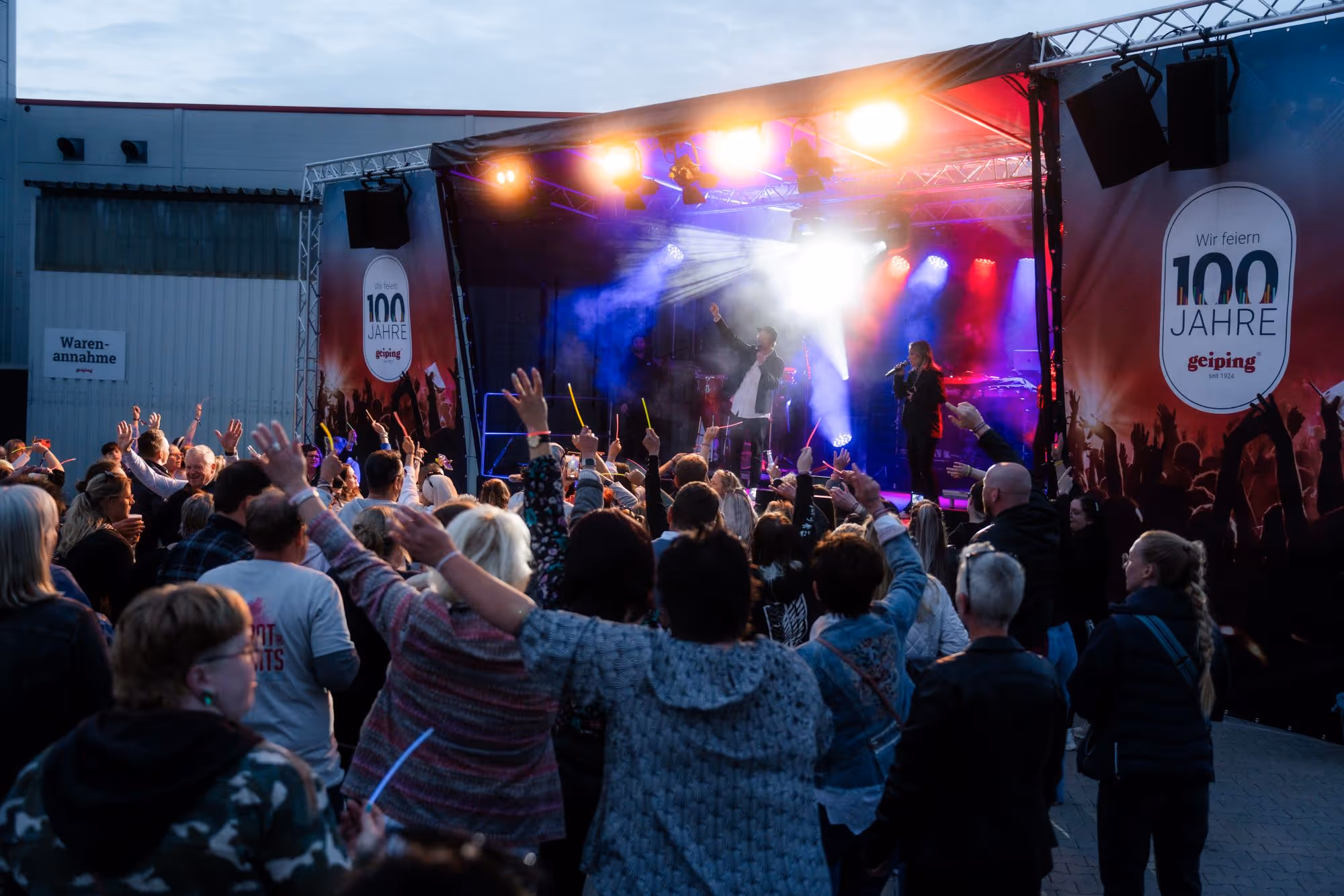 Livemusik mit Publikum beim Geiping Firmenjubiläum