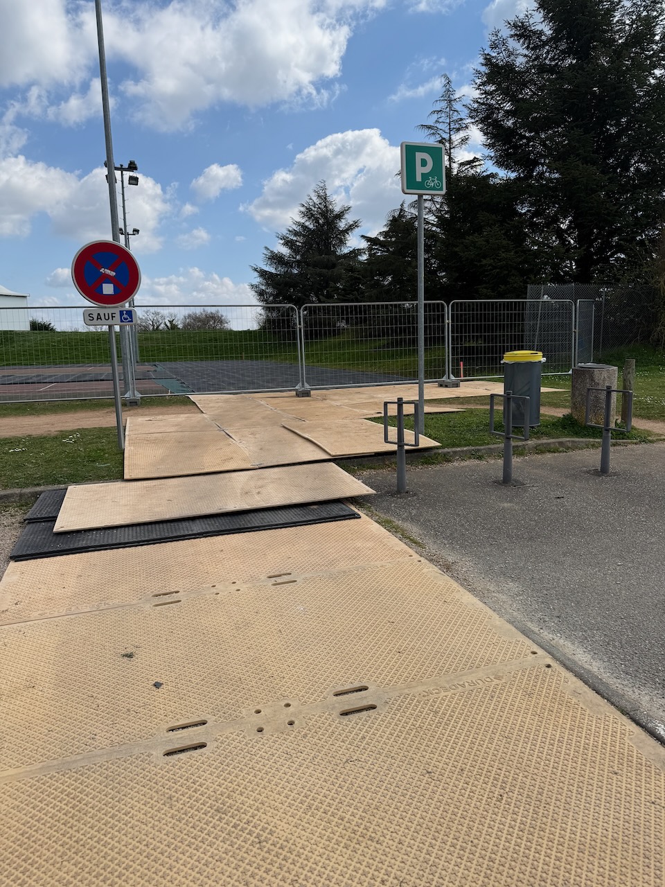 location de plaques pour accès chantier