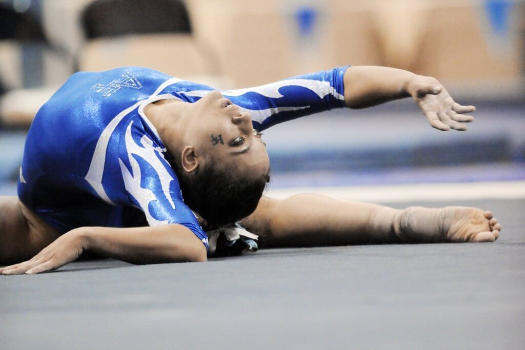 Displaying gymnastics skills in floor routine