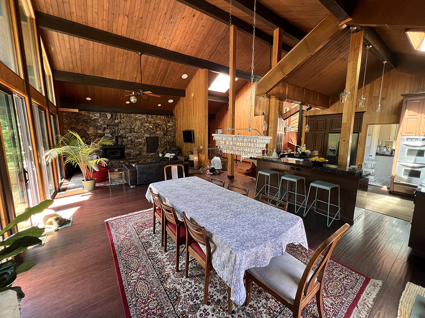 Interior image of the grand room at Hoppy Hollow House