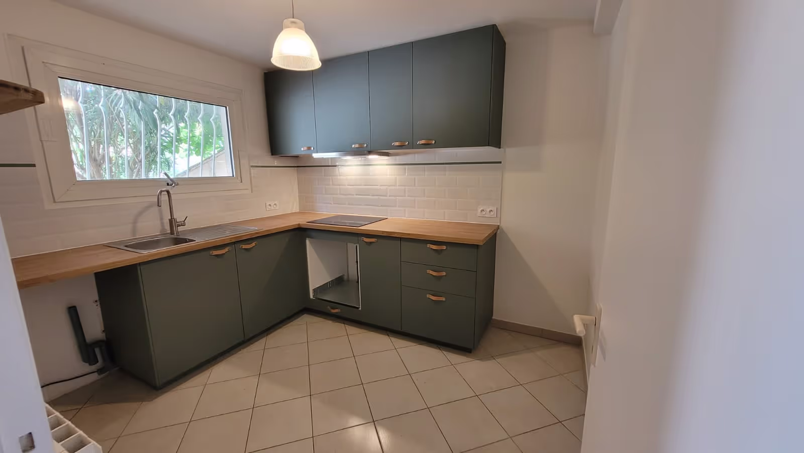 Cuisine de Marina après travaux par le Comptoir de l'habitat à Montpellier