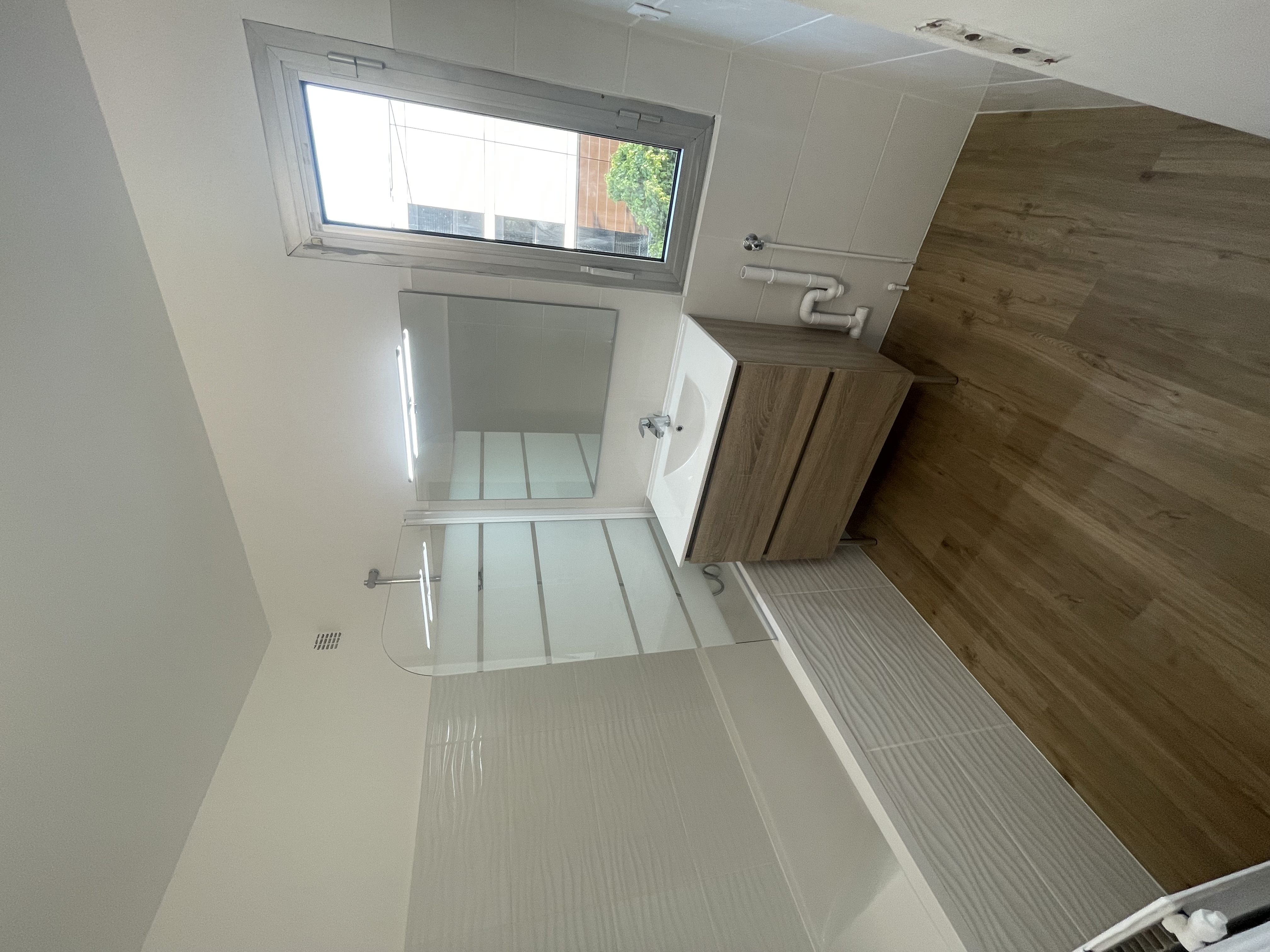 Salle de bain après travaux de rénovations par le Comptoir de l'habitat à Montpellier
