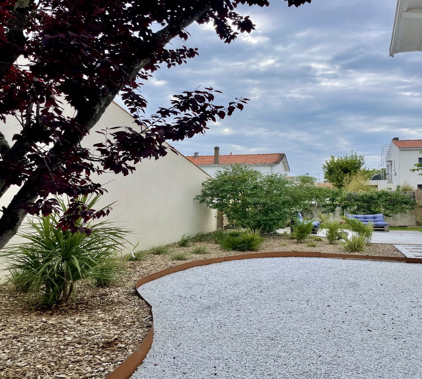 Bordure aménager de plantes