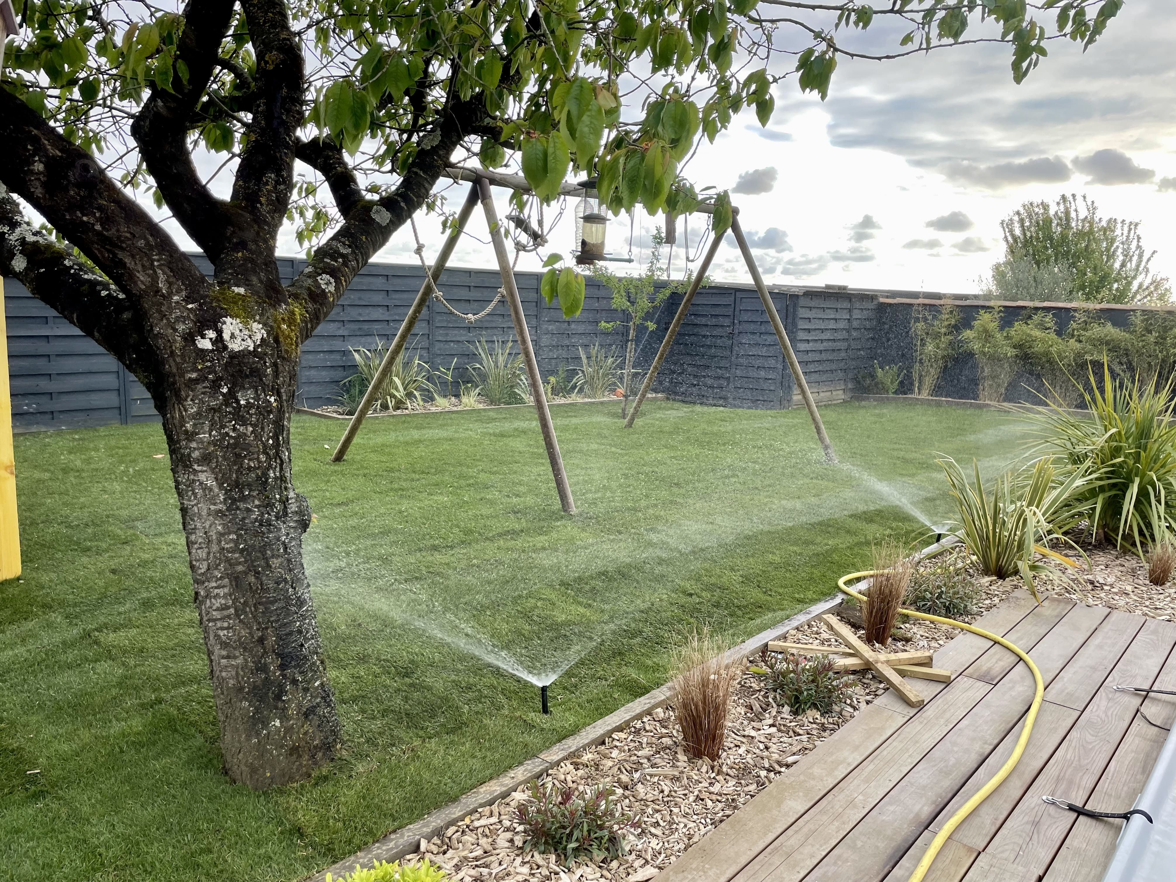 Ecrin paysager autour de l'eau  Arrosage