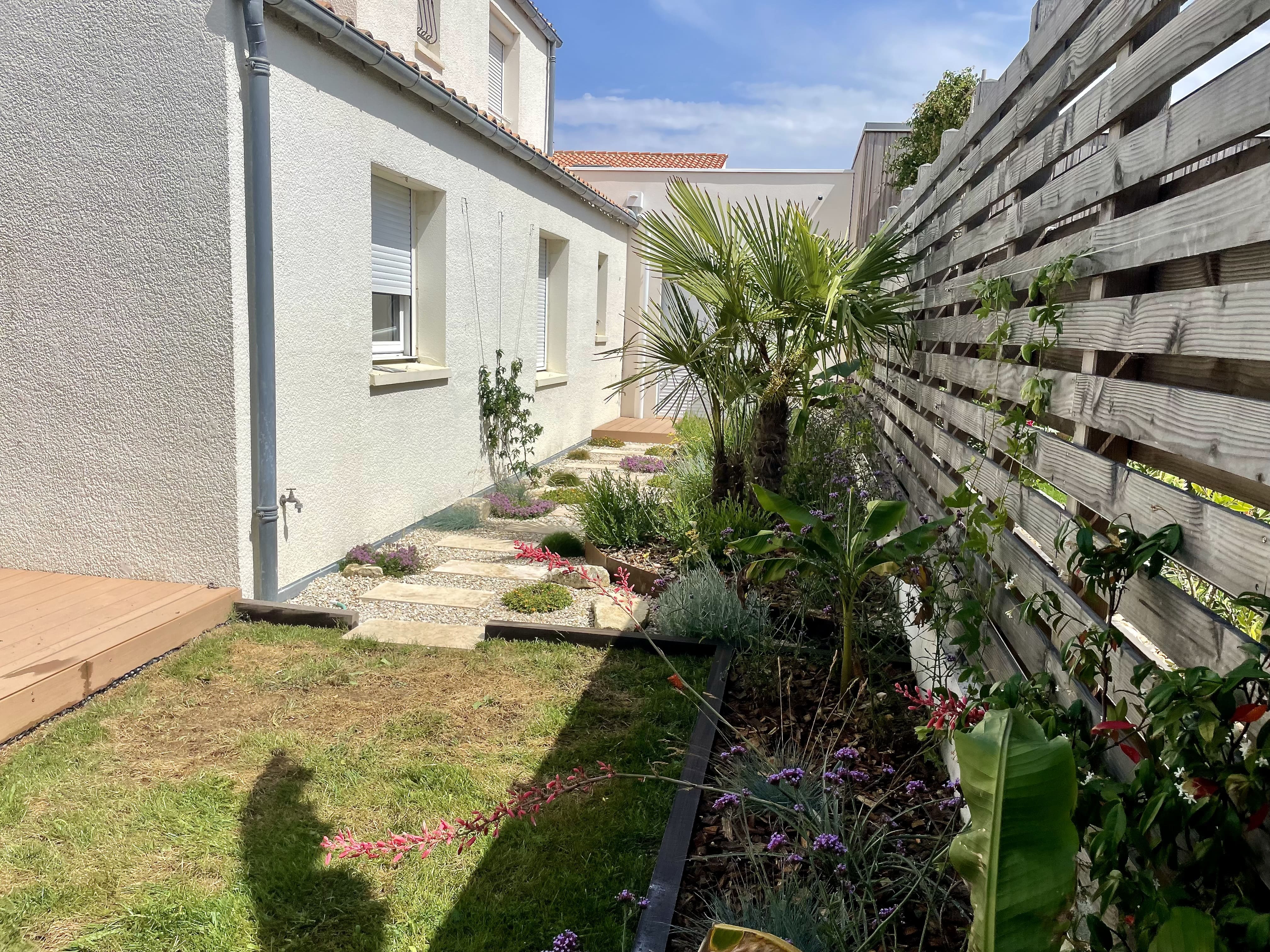 Souffle d'exotisme Jardin vers la maison