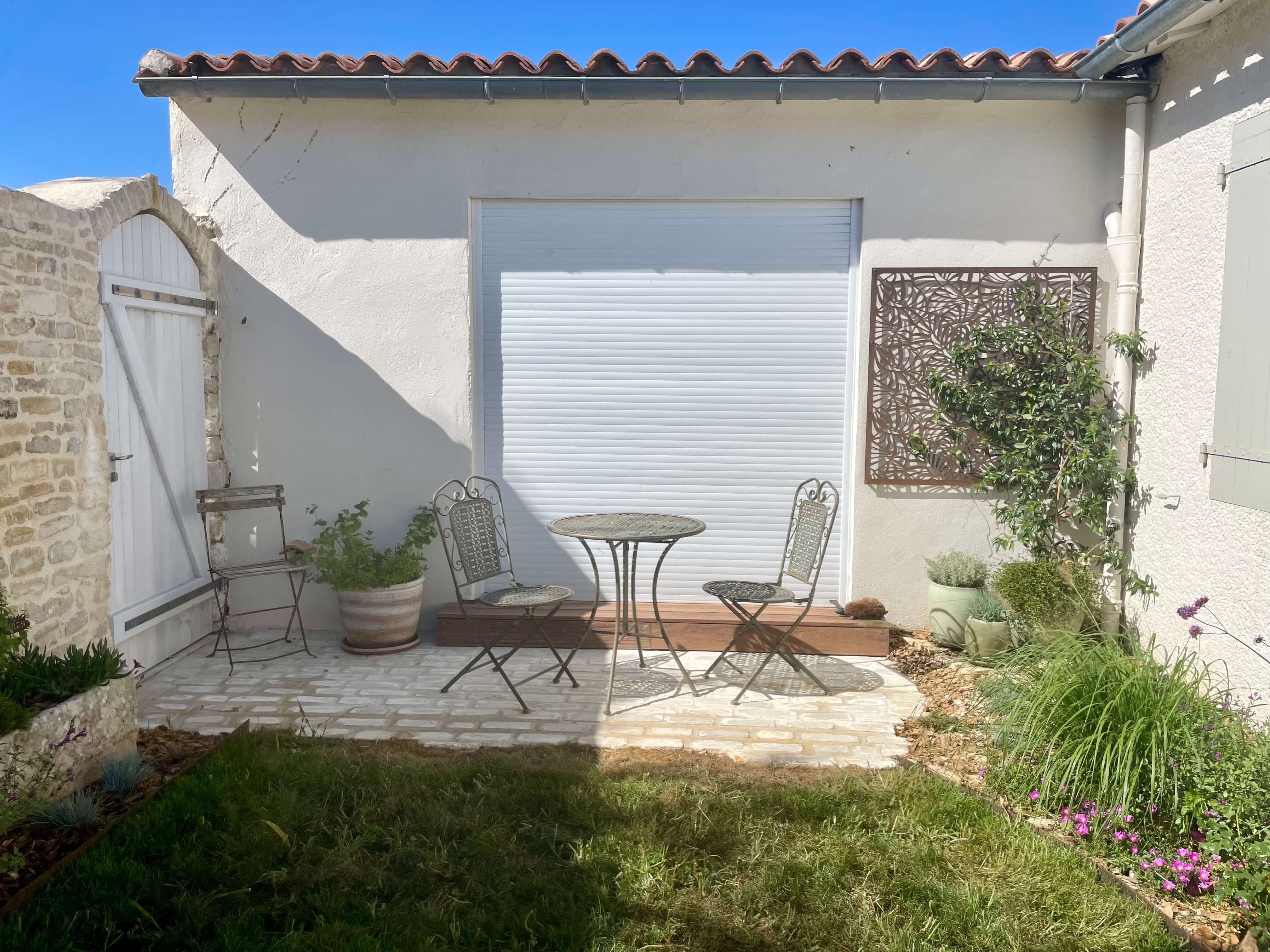 Jardin de Ré Terrasse en pavé calaires