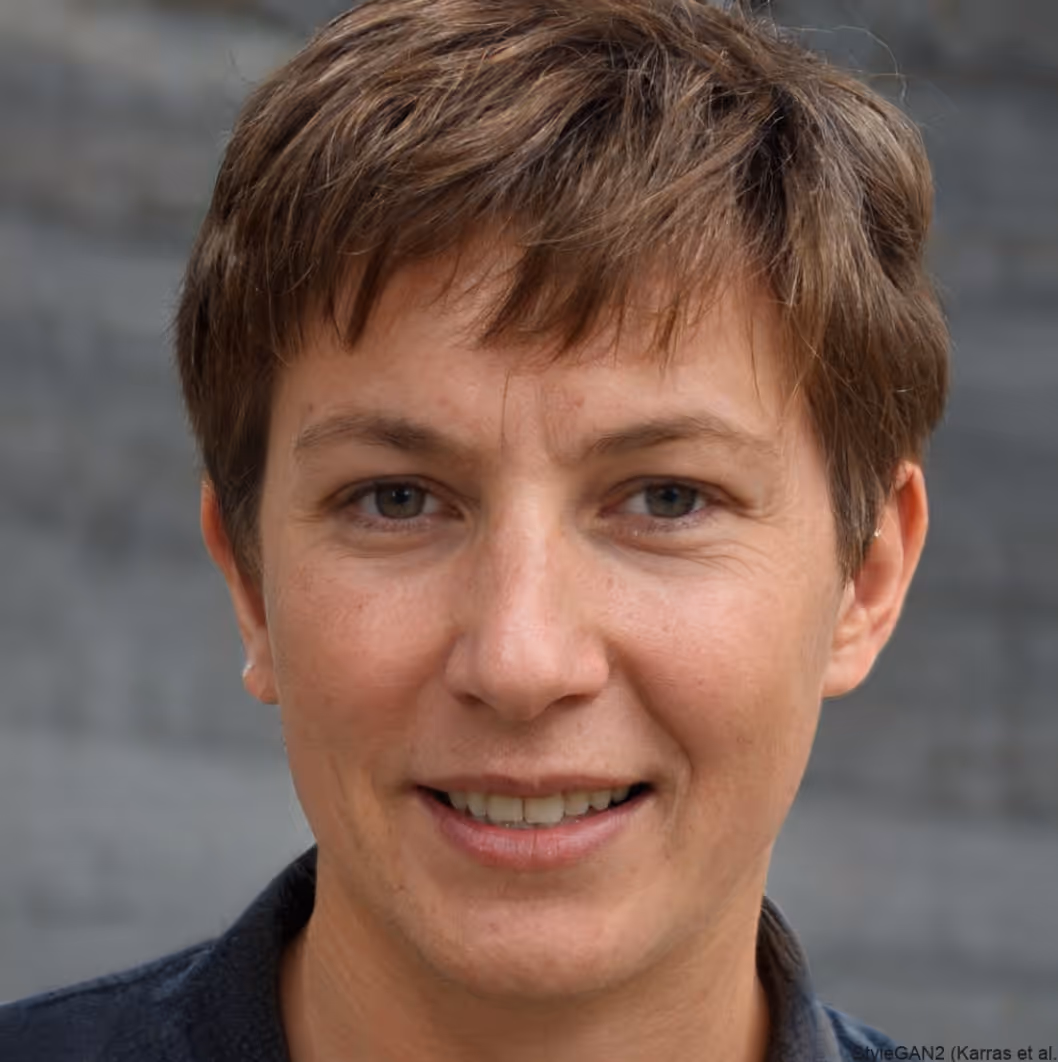 Portrait of student Sylvia sharing her testimonial about Nancy Medina's classes.