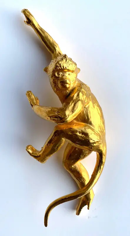 Lisa Roet, Golden monkey, 2018, bronze, gold plate, 41.5 x 14.5 x 10 cm, edition 10