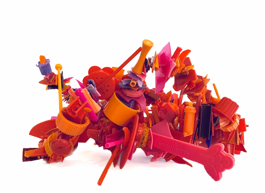 Rox De Luca, Fiesta, 2021, found plastics & wire, 15 x 25 x 25 cm (variable)