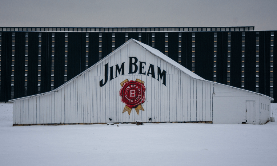 Jim Beam Pauses Flagship Kentucky Distillery Production for 2026 Amid Bourbon Glut