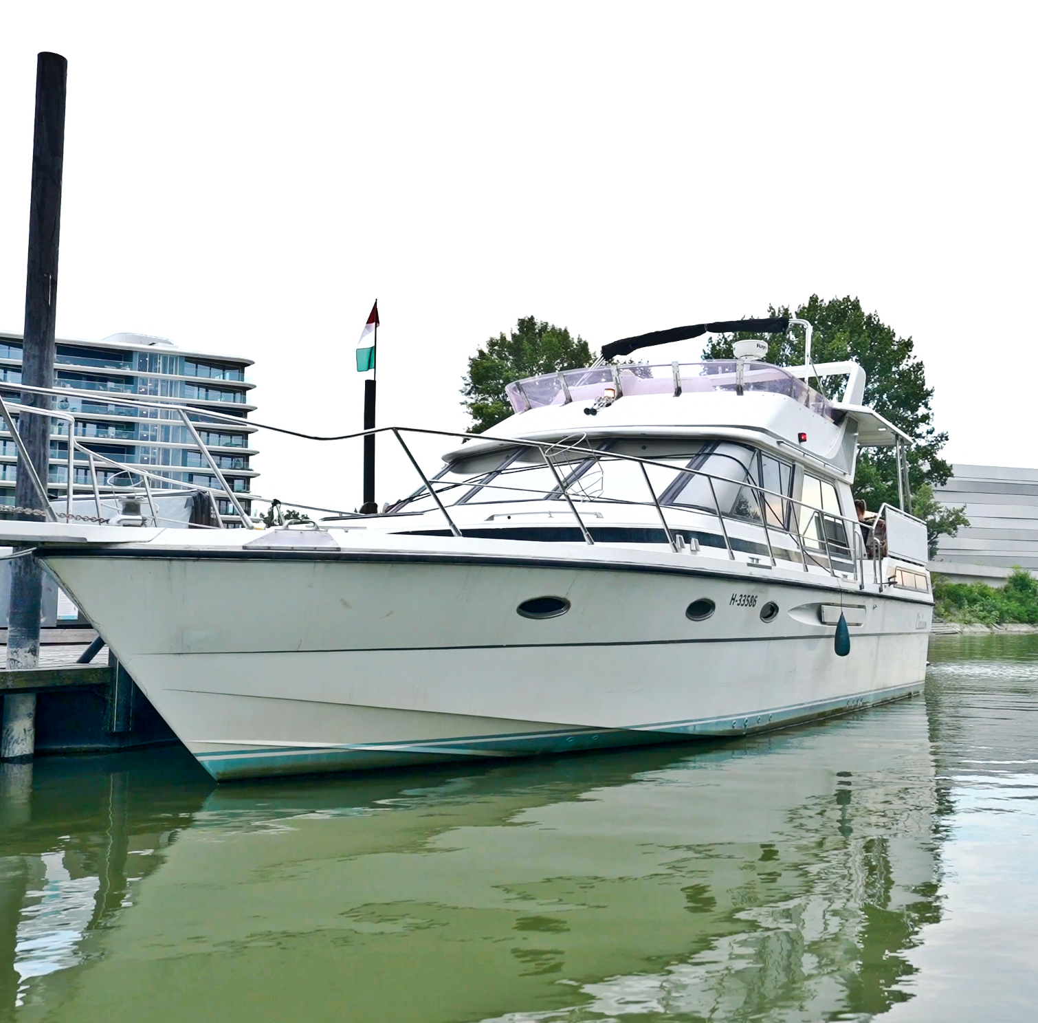 The majestic Elizium yacht is comfortable for up to 10 guests