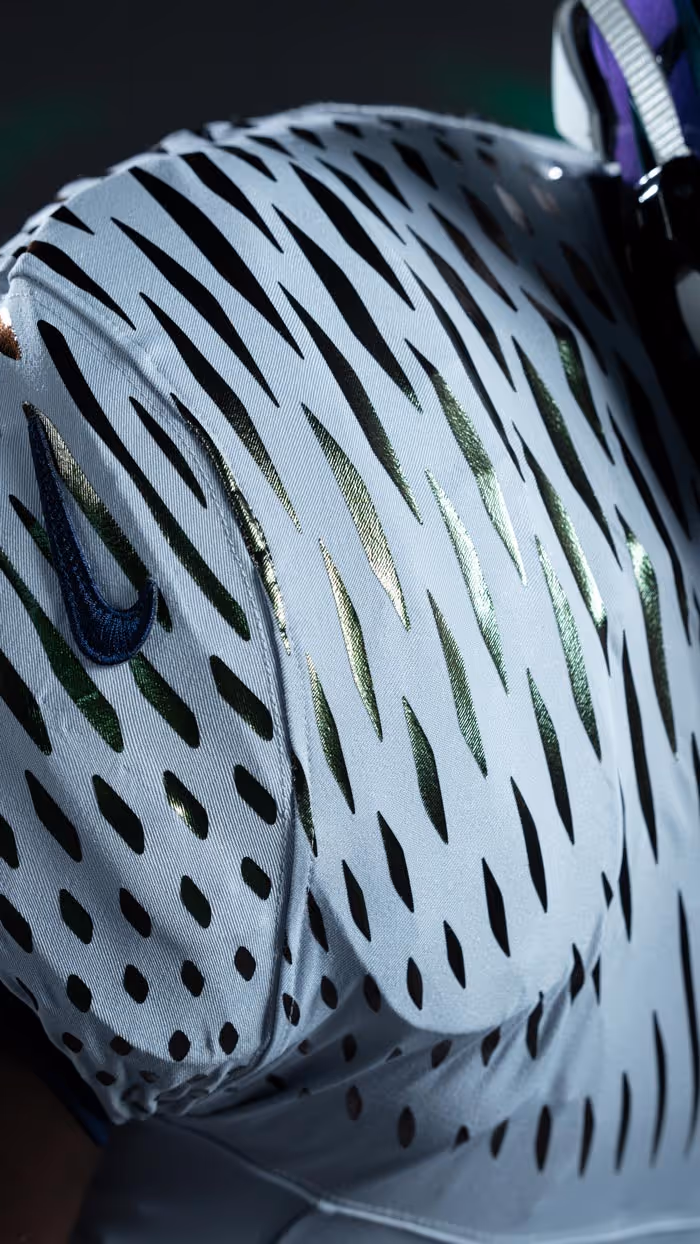 Close up of shoulder pattern