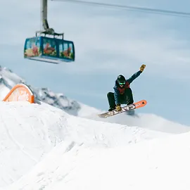 Snowboarding in Arosa