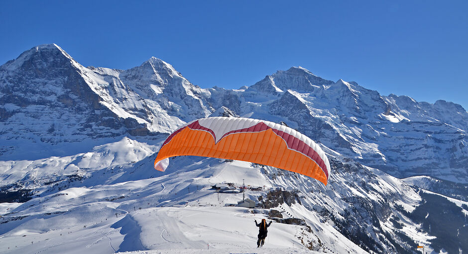 Winter Paragliding in Sils Maria