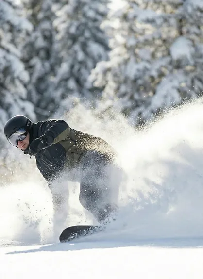 Snowboarding in Arosa