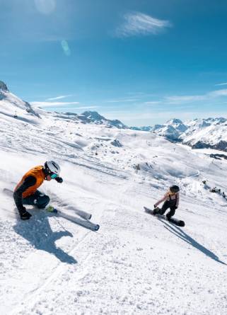 Skiing in the Upper Engadin above Sils Maria, photo Engadin Tourismus