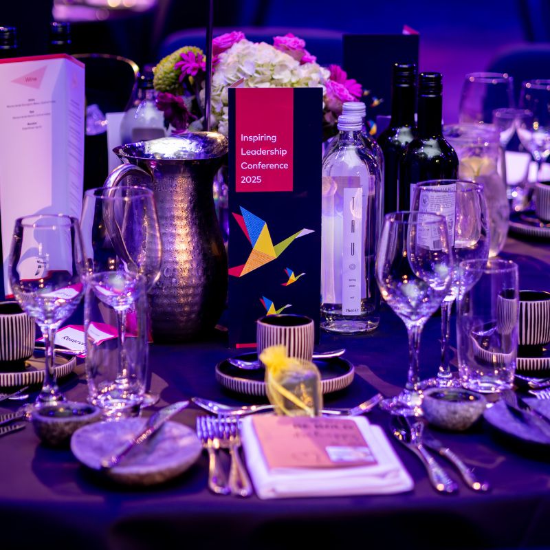 gala dinner table decorations