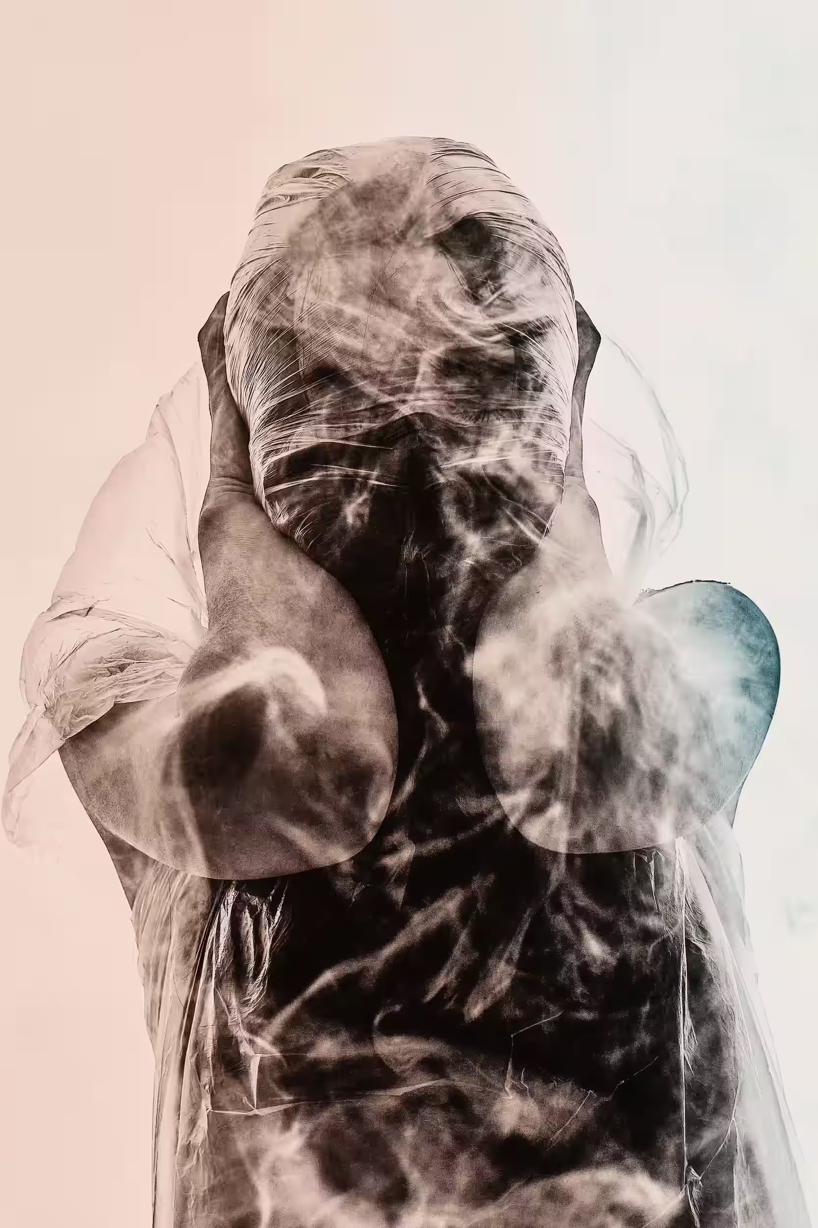 Illustration of a human holding hands behind their head.