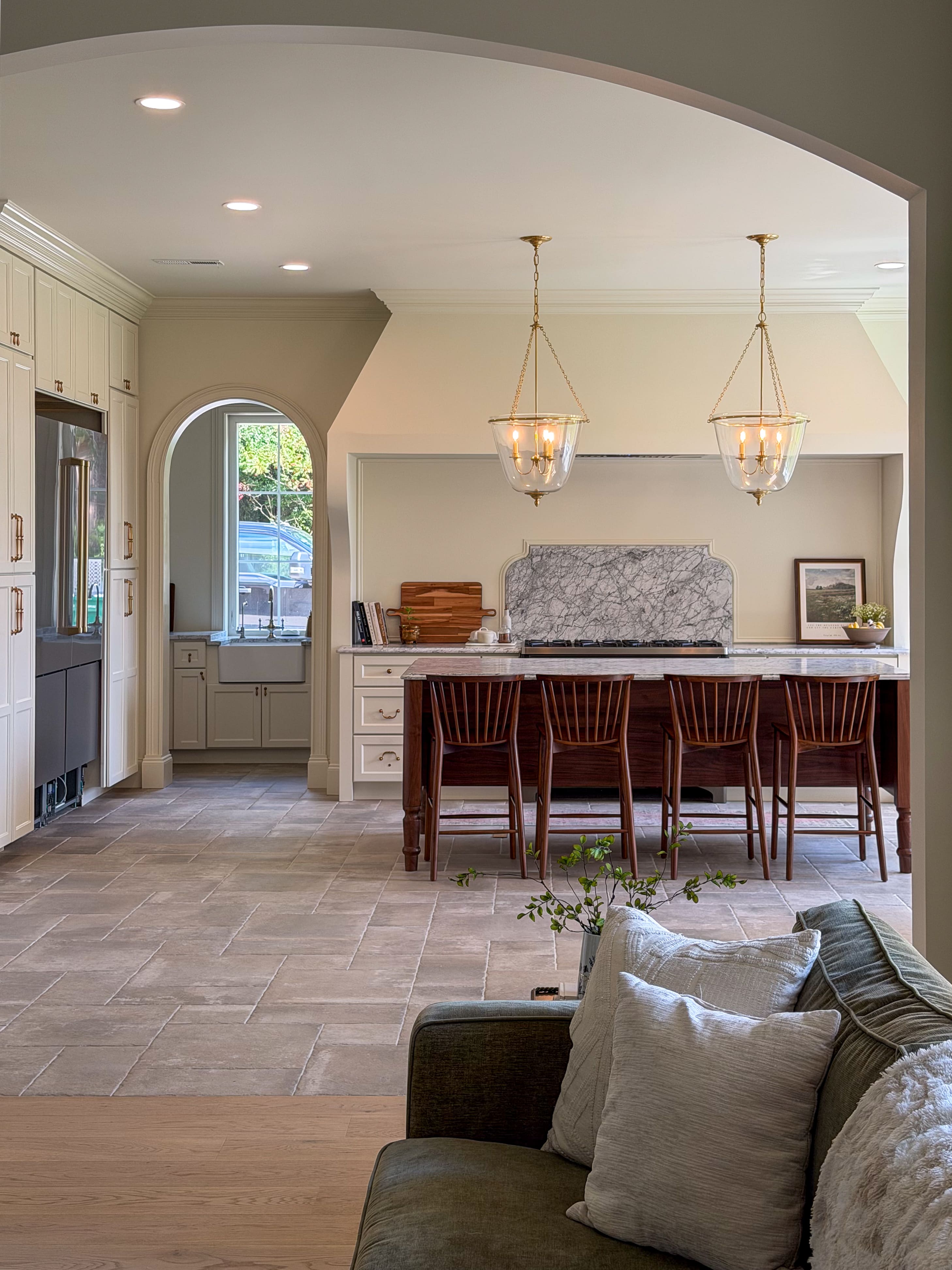 This project features 3CM Carrara White Marble with a leathered finish, bringing out the natural movement and texture of the stone while keeping the overall look elegant and refined.