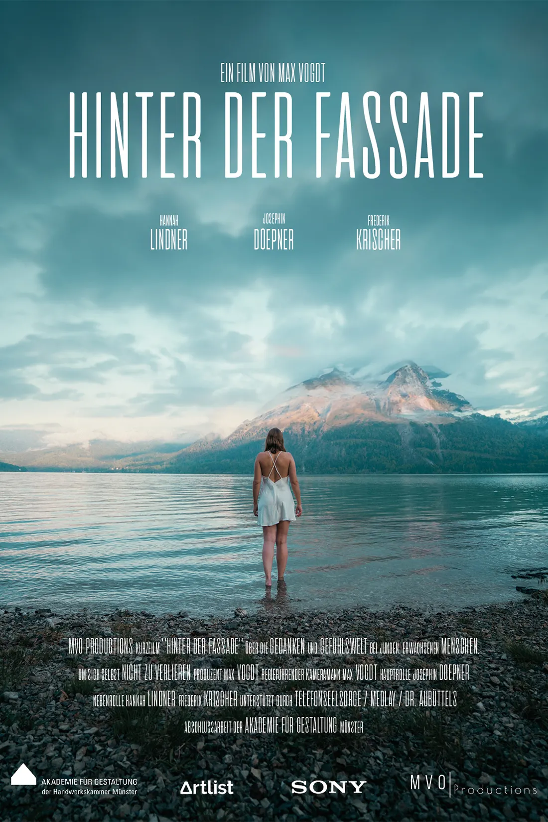 Atmospheric still from Hinter der Fassade, shot on Sony FX3 with anamorphic lenses by MVO Productions