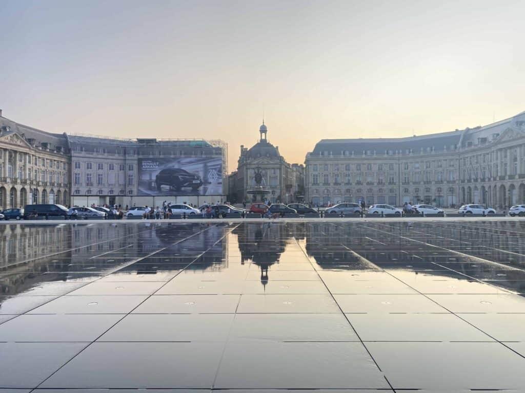 https://studenttraveltips.co.uk/wp-content/uploads/2022/11/10-reasons-for-study-in-bordeaux-bordeaux-studenttraveltips.co_.uk-2-1024x768.jpg