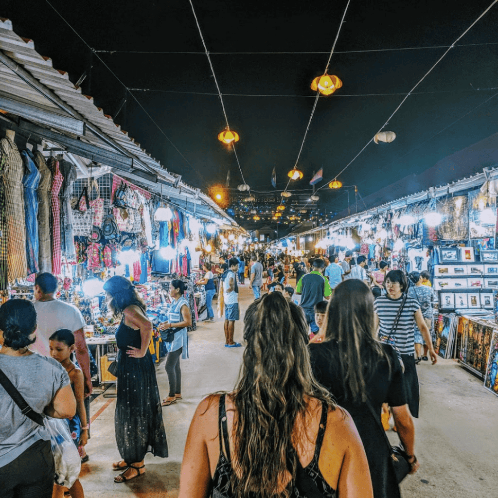https://studenttraveltips.co.uk/wp-content/uploads/2023/10/ciaran-thailand-studenttraveltips.co_.uk-2-1024x1024.png