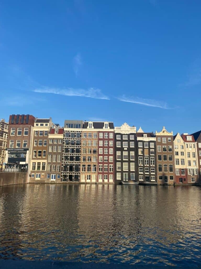 https://studenttraveltips.co.uk/wp-content/uploads/2022/08/freya-harding-studenttraveltips.co_.uk-2-768x1024.jpeg