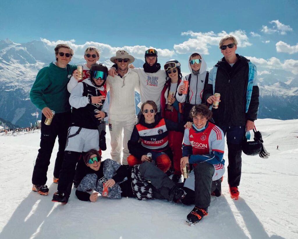 https://studenttraveltips.co.uk/wp-content/uploads/2021/06/verbier-james-clemetson-ski-season-studenttraveltips.co_.uk_.JPG-1024x822.jpg