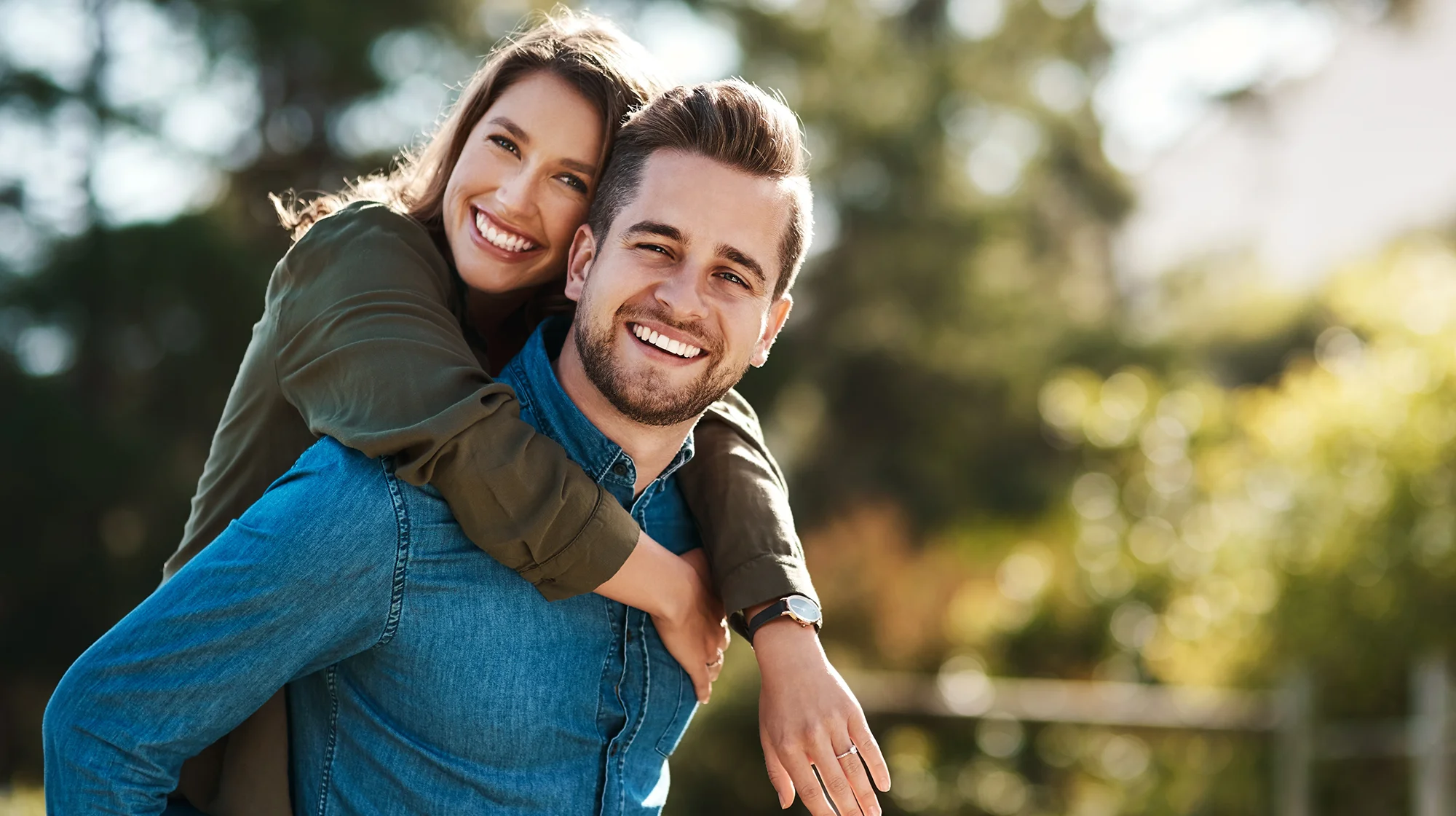 Una pareja feliz.