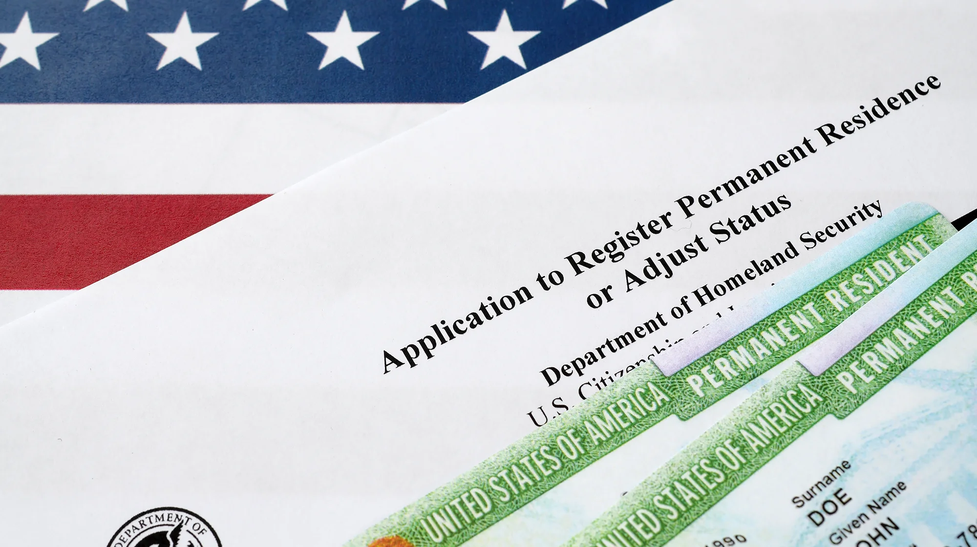 Tarjeta verde estadounidense en una solicitud de tarjeta verde.