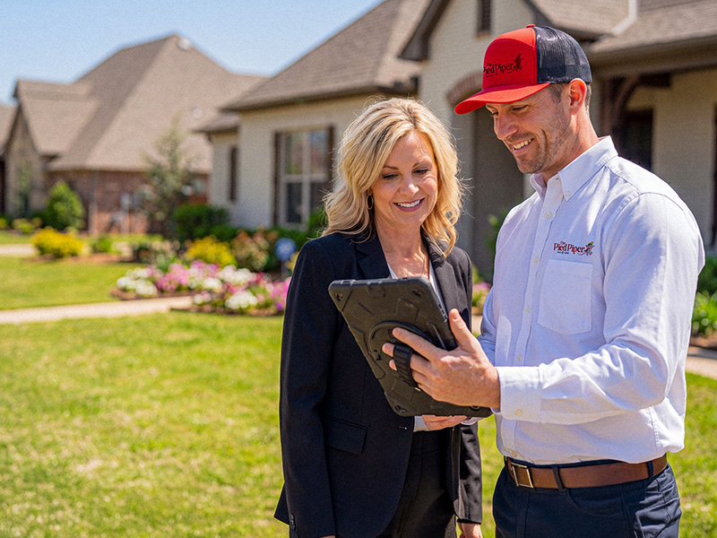 pest control tech and weatherford homeowner