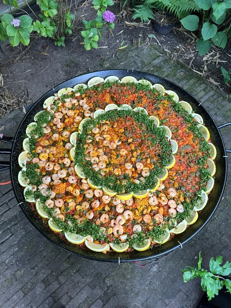 Combinatiepan, deels vegan en deels met zeevruchten