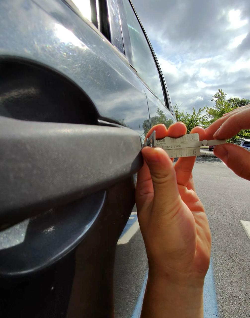 locksmith car lockout process