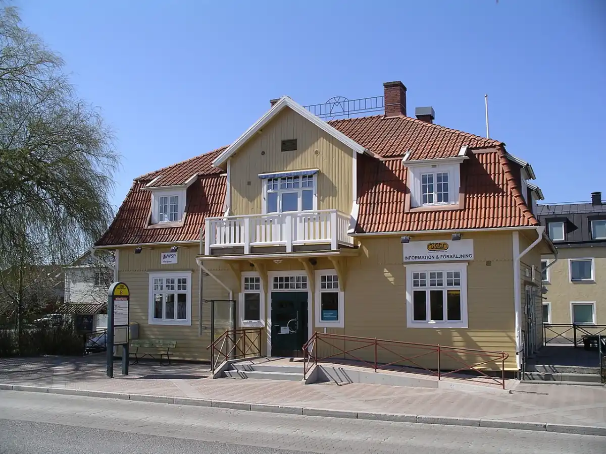 Äldre villa i Mönsterås längs lugn gata