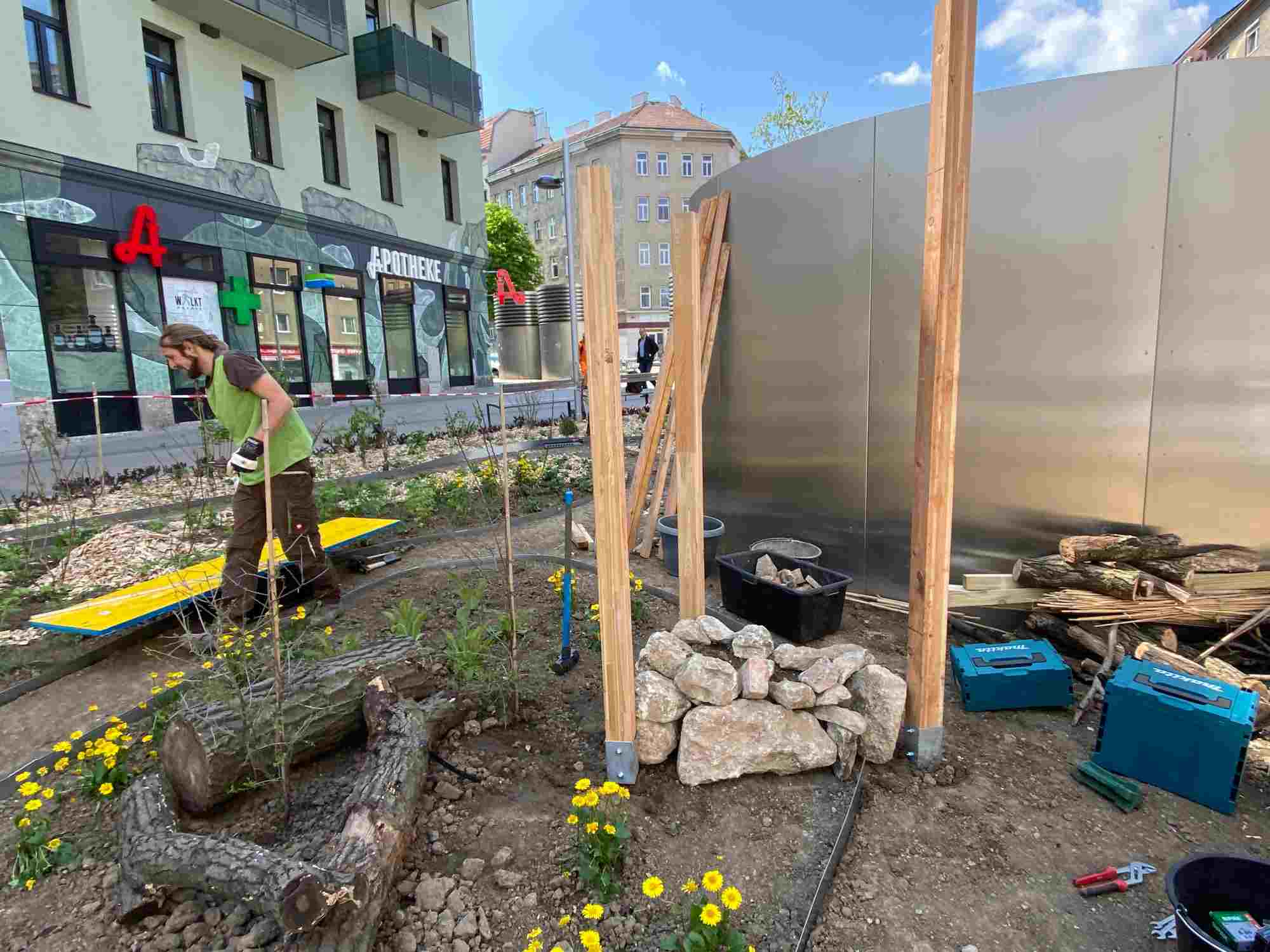 Arzneigarten Aufbau Fledermausnistkasten
