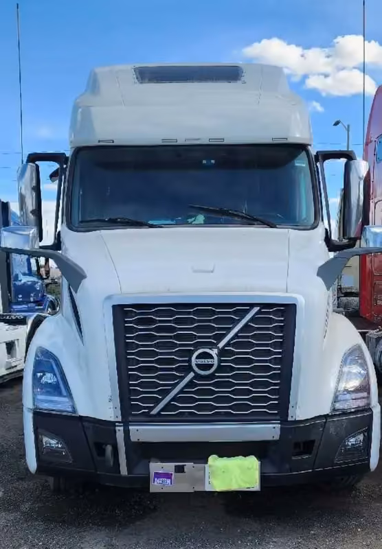 2020 Volvo VNL760 commercial truck financed for transportation