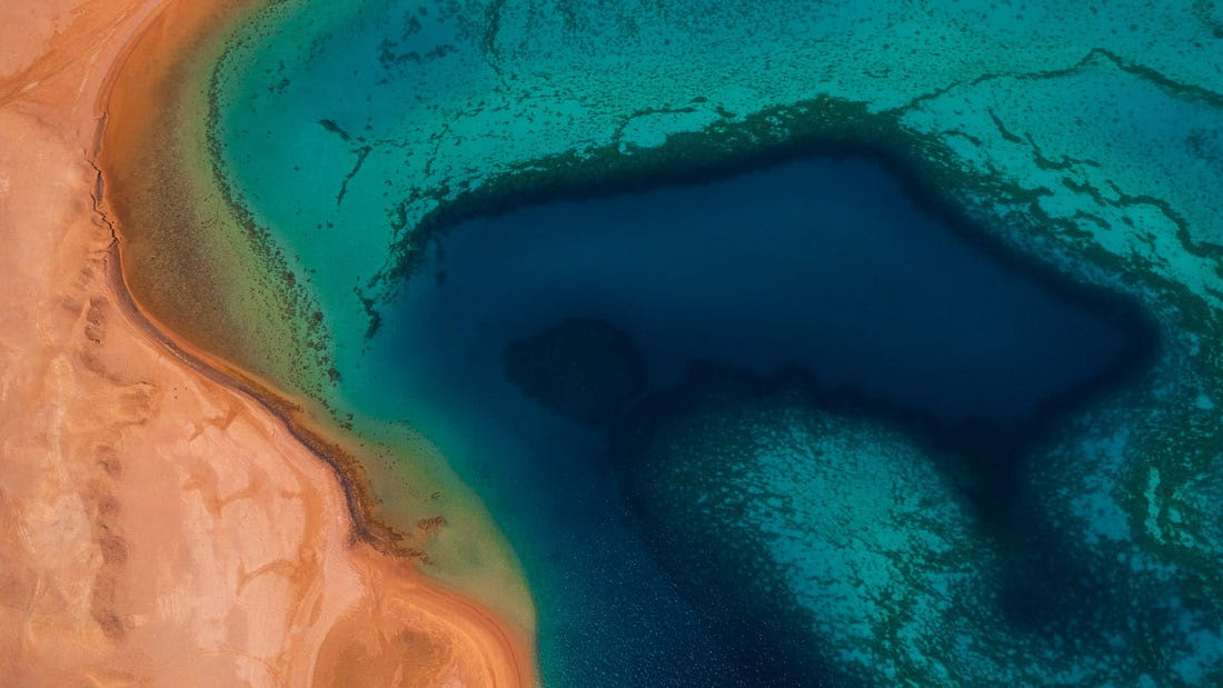 جمال "غير مكتشف" بالسعودية..هكذا تبدو شواطئ نيوم من الأعلى - CNN Arabic