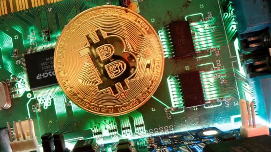 بيتكوين تفقد زخمها بعد عام مليء بالإنجازات القياسية