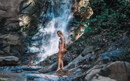Waterfall-Tamanique-Hike-Retreat-Experiences