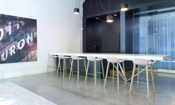 Bliss 30 WD at rectangle table