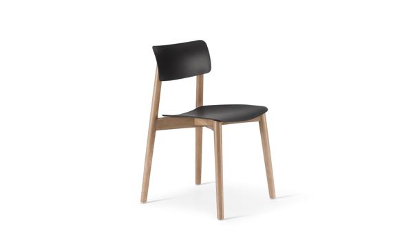 Everwood Chair Black Weathered Light Front 3 4