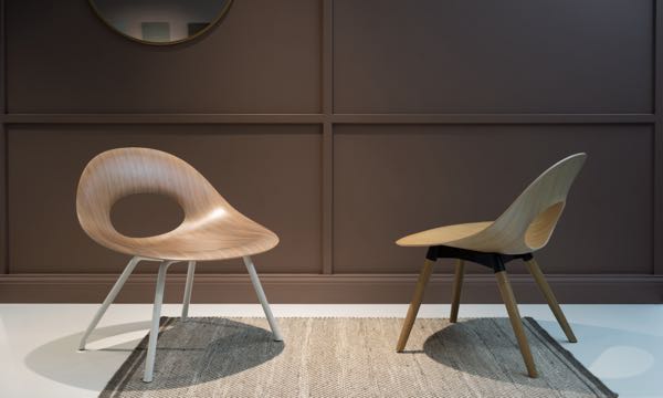Say O Lounge Wood Set of 2 Showroom