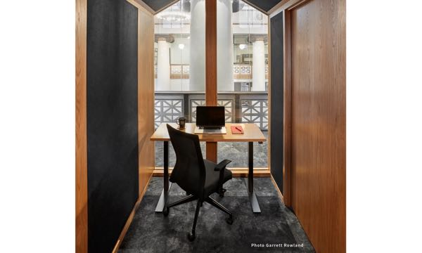 Portrait Swivel Knit Black Office Nook