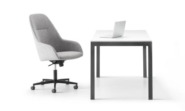 Martini Swivel Table Studio