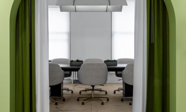 Martini Plus Swivel Conference Room Archway AMetro