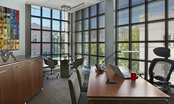 Botte Swivel Private Office
