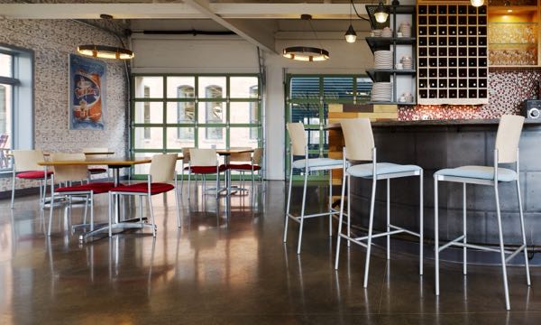 Cache Bar with Stools and Chairs