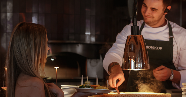 Fine dining, a specially created Mimosa cake, and an exclusive beauty gift from Privè for every lady. One Sunday. The night to celebrate her.